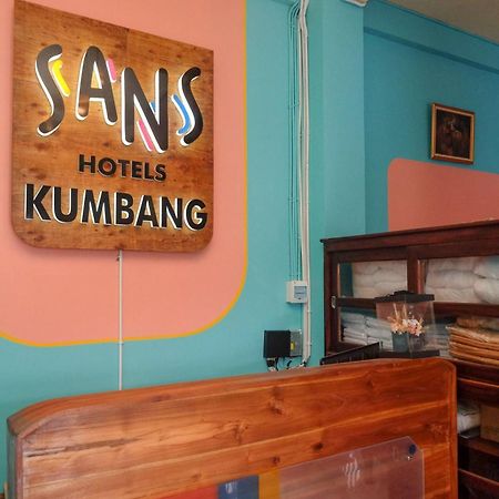 Sans Hotel Kumbang Yogyakarta By Reddoorz Exteriör bild