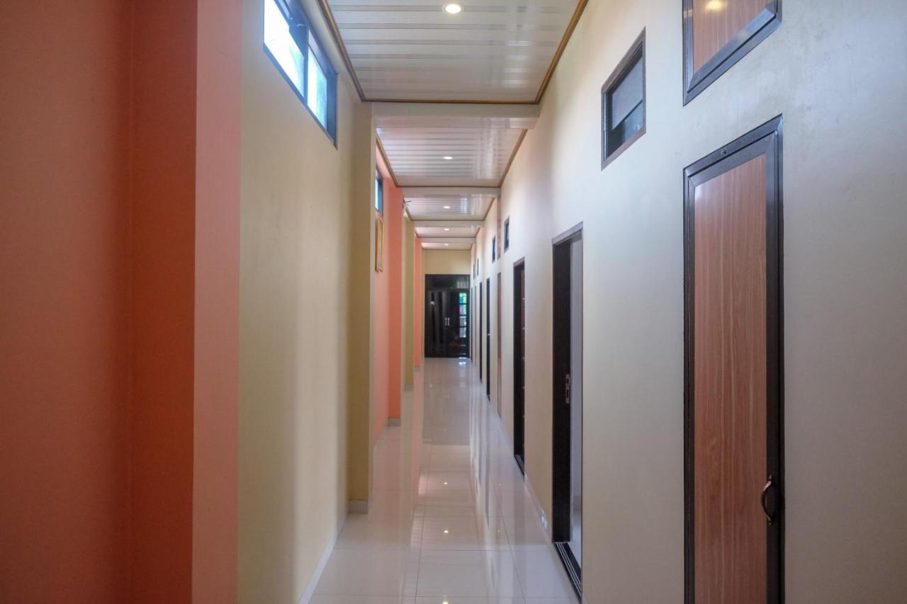 Sans Hotel Kumbang Yogyakarta By Reddoorz Exteriör bild