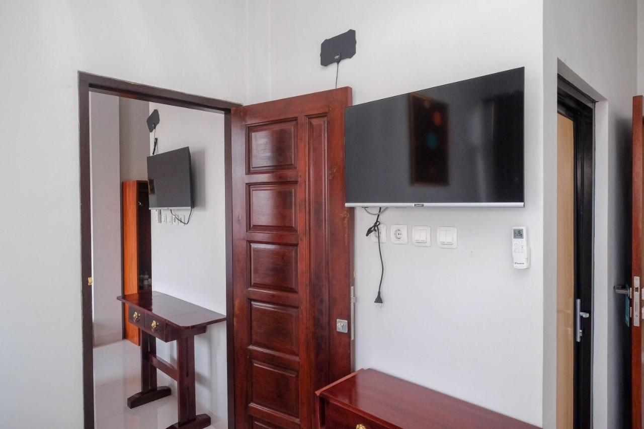 Sans Hotel Kumbang Yogyakarta By Reddoorz Exteriör bild
