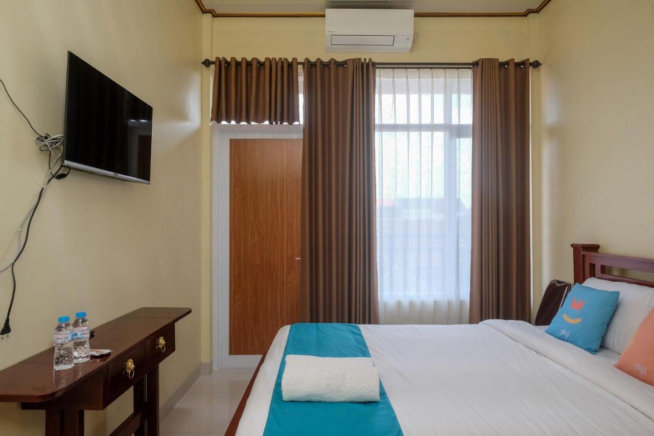 Sans Hotel Kumbang Yogyakarta By Reddoorz Exteriör bild