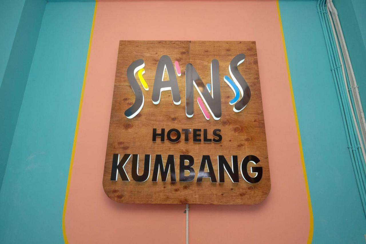 Sans Hotel Kumbang Yogyakarta By Reddoorz Exteriör bild