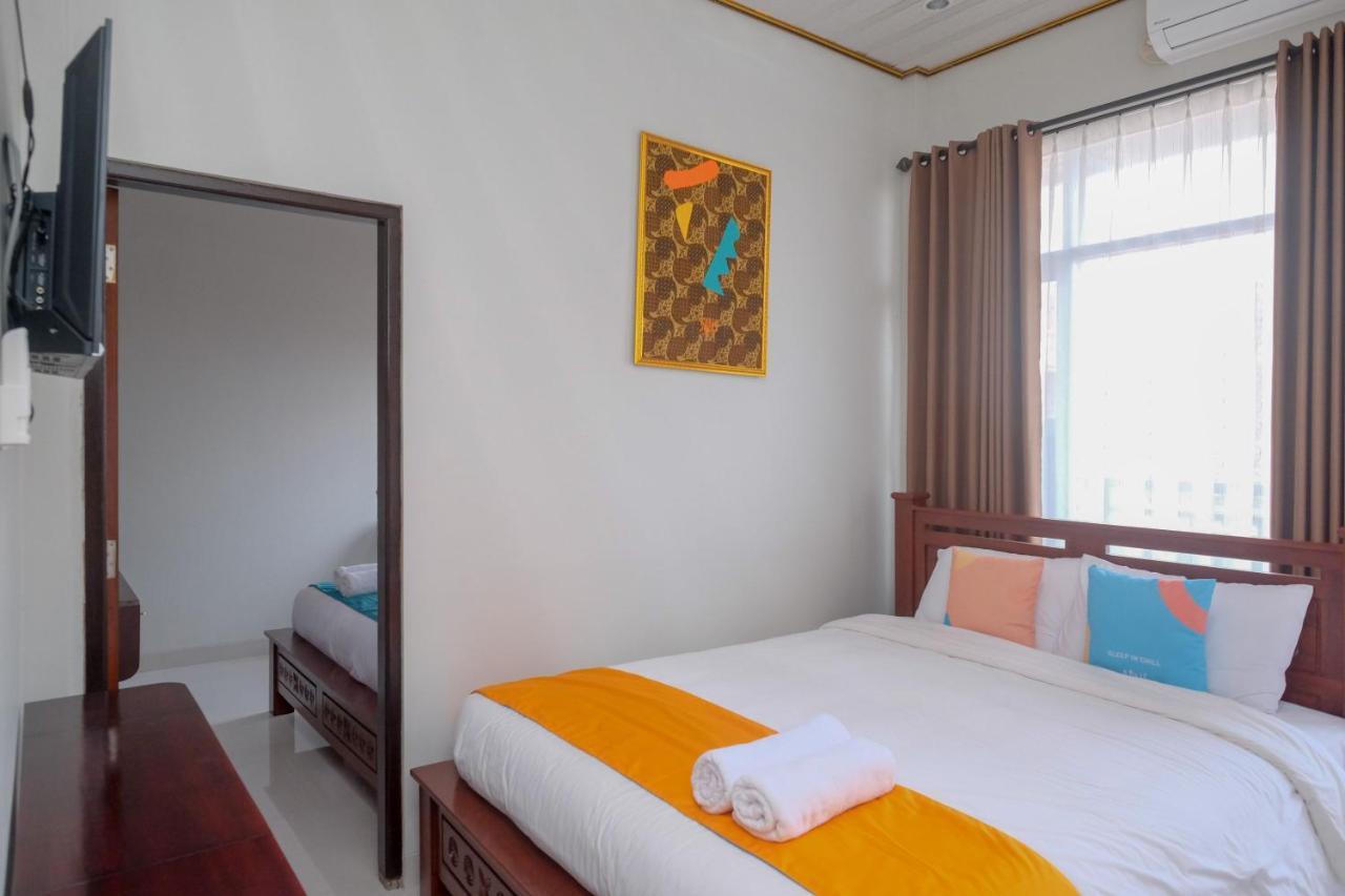 Sans Hotel Kumbang Yogyakarta By Reddoorz Exteriör bild