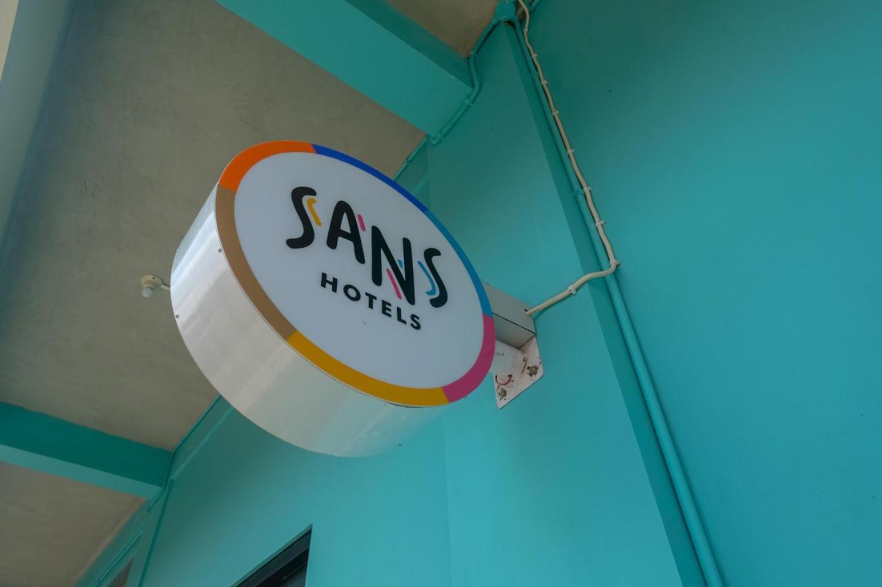 Sans Hotel Kumbang Yogyakarta By Reddoorz Exteriör bild