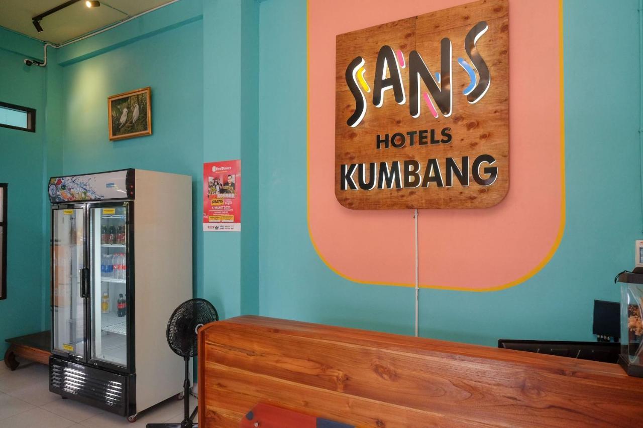 Sans Hotel Kumbang Yogyakarta By Reddoorz Exteriör bild