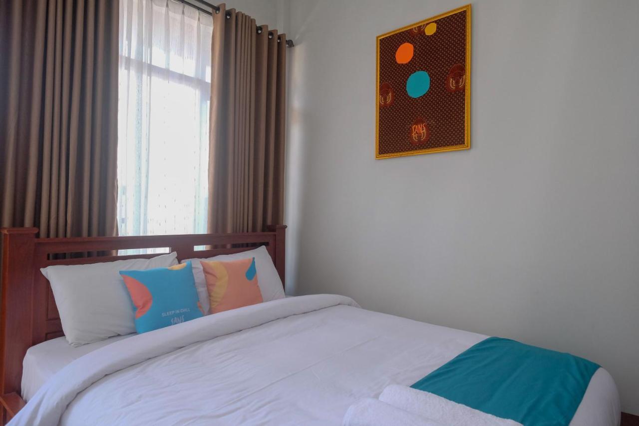 Sans Hotel Kumbang Yogyakarta By Reddoorz Exteriör bild