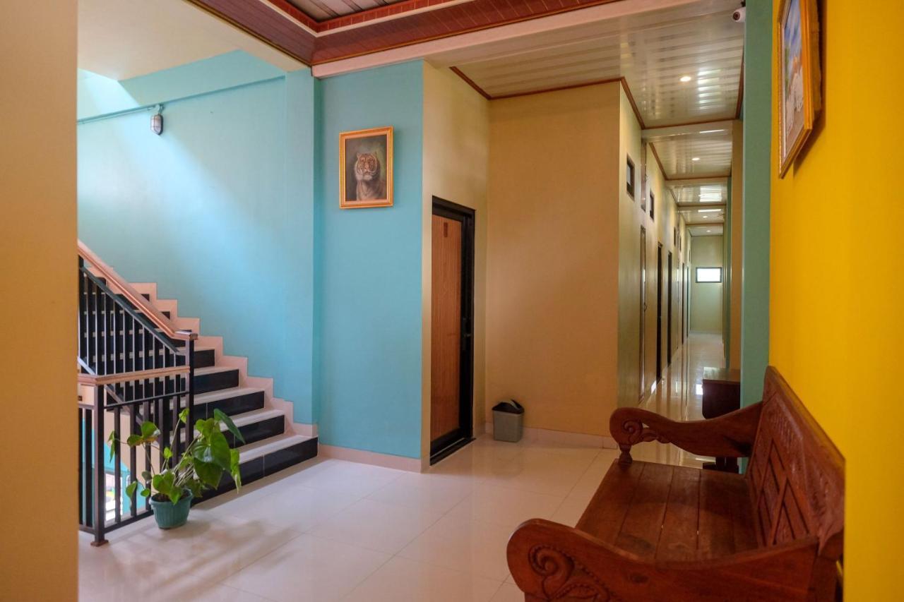 Sans Hotel Kumbang Yogyakarta By Reddoorz Exteriör bild